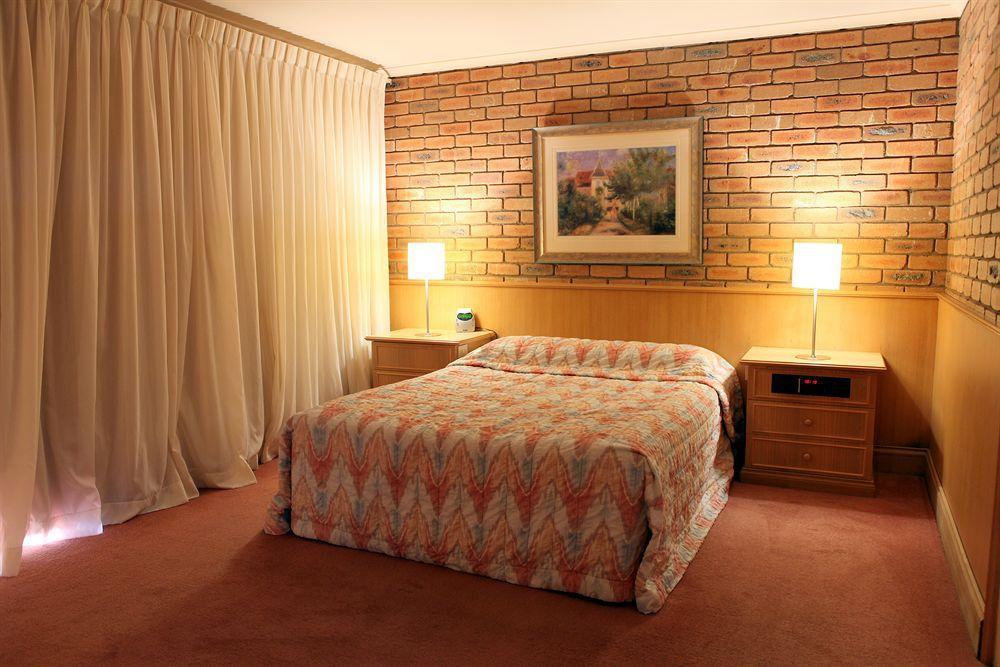 Summerhill Motor Inn (Adults Only) Merimbula Ngoại thất bức ảnh